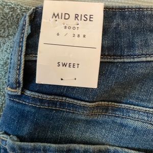 Lucky SWEET Boot Cut Jeans Mid Rise Denim 6 / 28 Regular Length